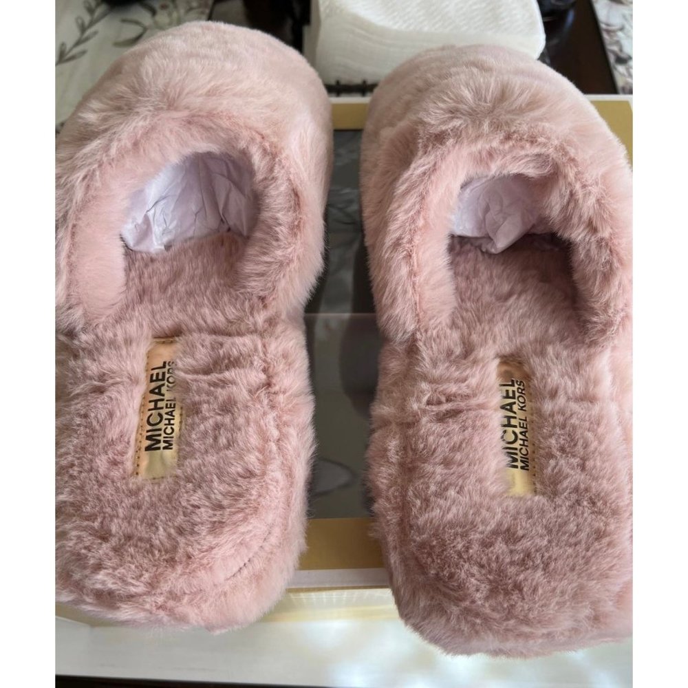 Michael Kors Alexis Closed toe Sherpa Slides - Picture 5 of 6